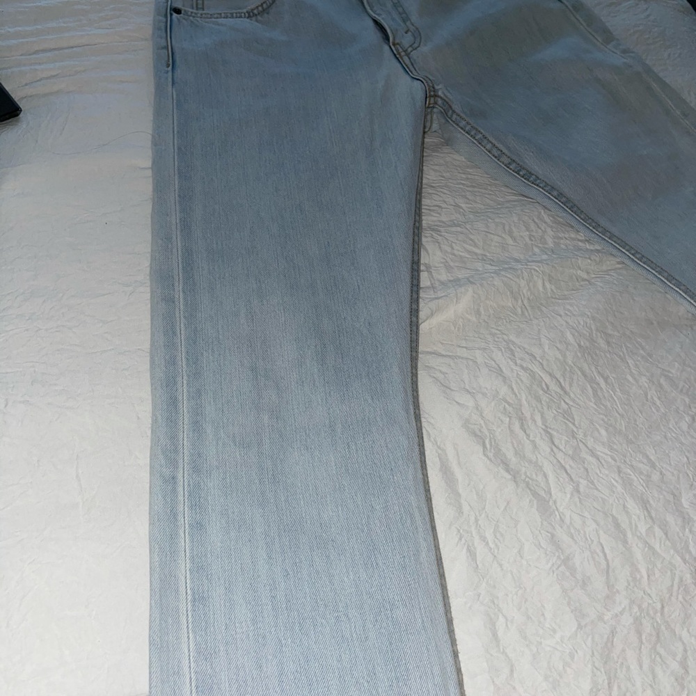 Levi’s Light Wash Jeans - Picture 5 of 6